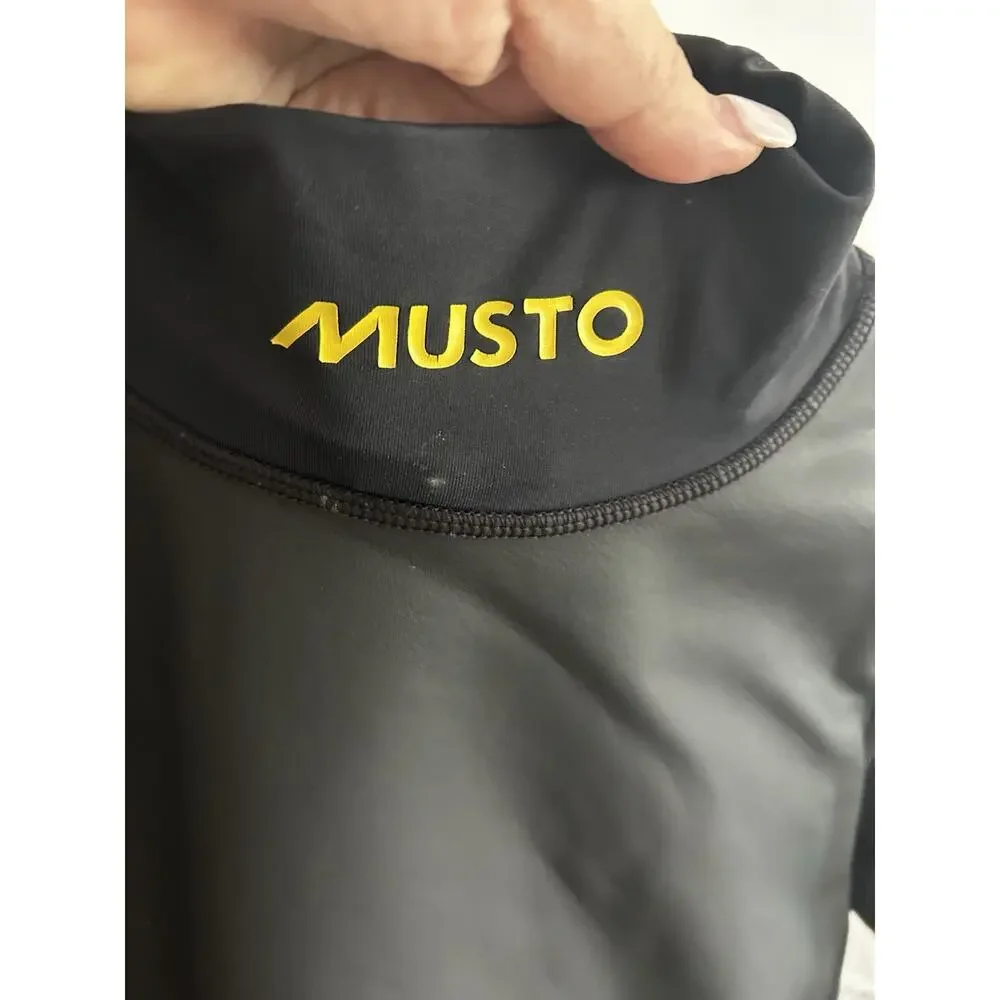 MUSTO Neoprene Top Boys Black Sailing Compress 9/11 Years
